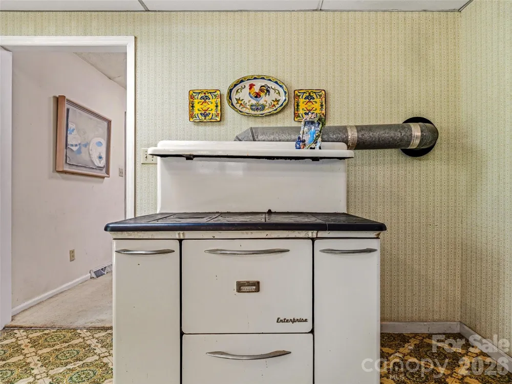 52 Chapel Hill Church Road Asheville, NC 28803