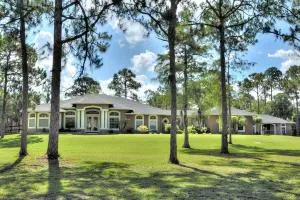 17755 Fox Trail Lane Loxahatchee, FL 33470