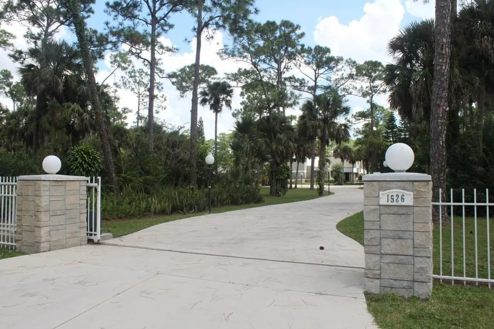 17755 Fox Trail Lane Loxahatchee, FL 33470
