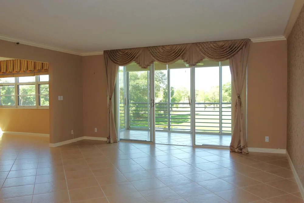 3507 Oaks Way #307 Pompano Beach, FL 33069