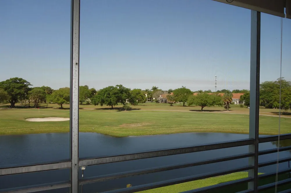 3507 Oaks Way #307 Pompano Beach, FL 33069