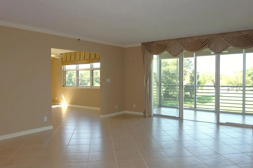 3507 Oaks Way #307 Pompano Beach, FL 33069