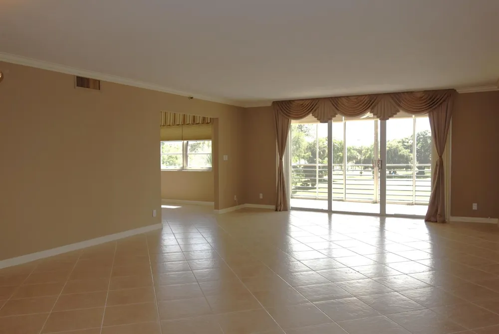 3507 Oaks Way #307 Pompano Beach, FL 33069