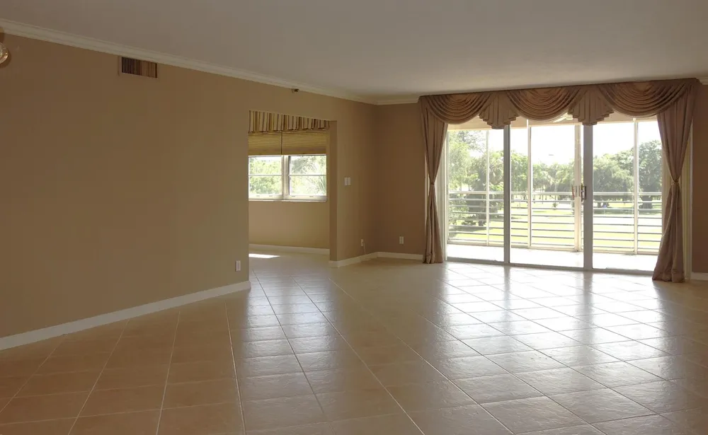 3507 Oaks Way #307 Pompano Beach, FL 33069