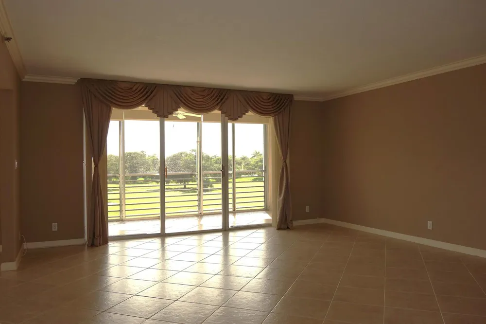3507 Oaks Way #307 Pompano Beach, FL 33069