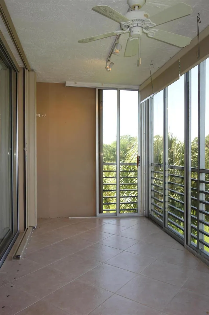 3507 Oaks Way #307 Pompano Beach, FL 33069