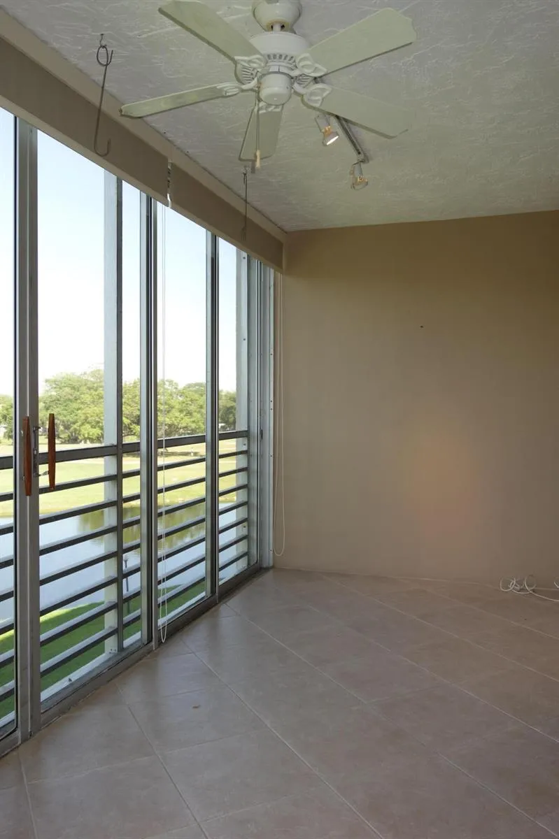 3507 Oaks Way #307 Pompano Beach, FL 33069