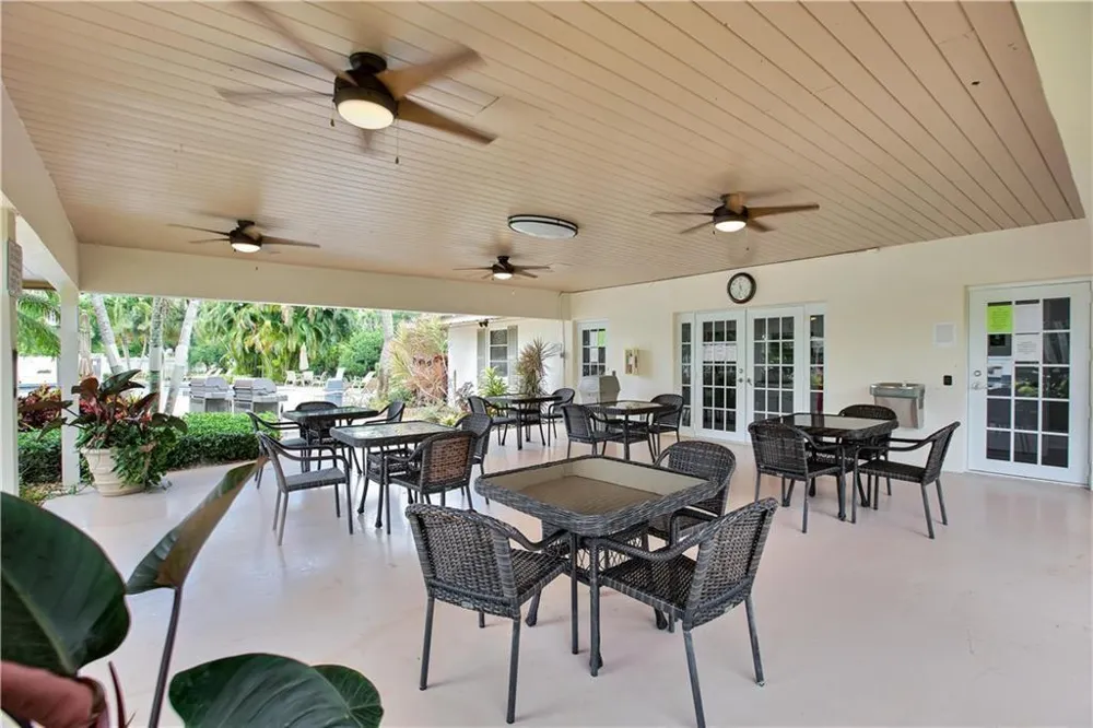 3507 Oaks Way #307 Pompano Beach, FL 33069