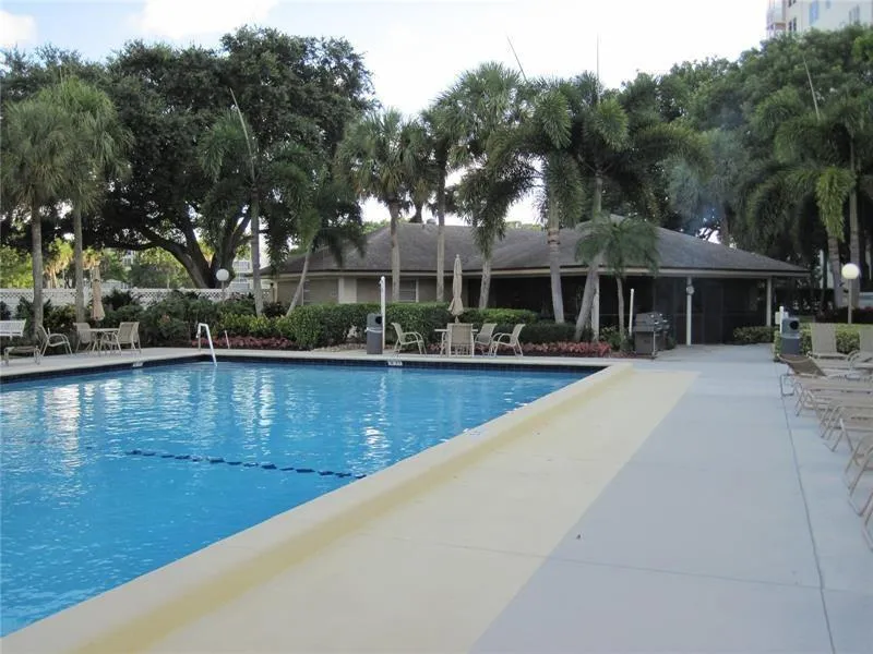 3507 Oaks Way #307 Pompano Beach, FL 33069