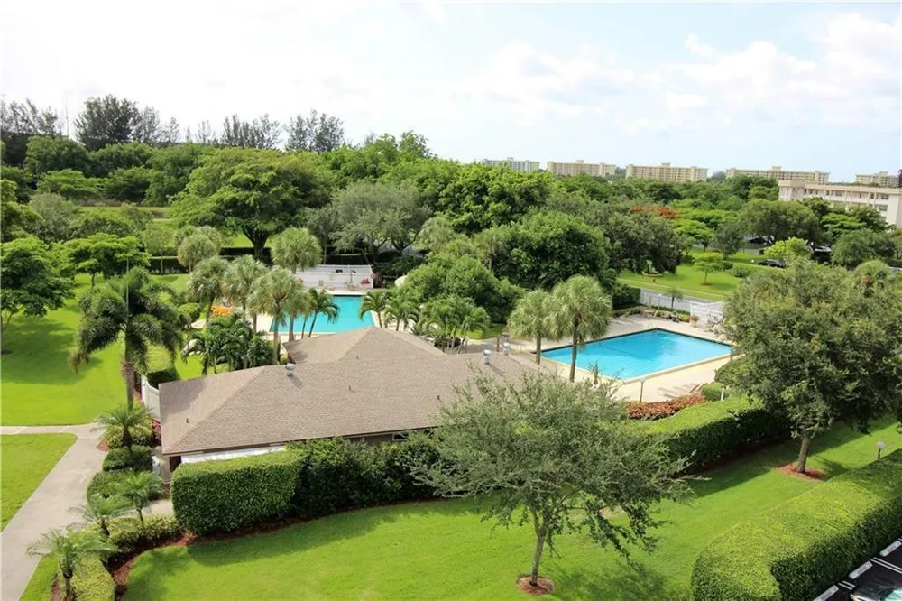 3507 Oaks Way #307 Pompano Beach, FL 33069