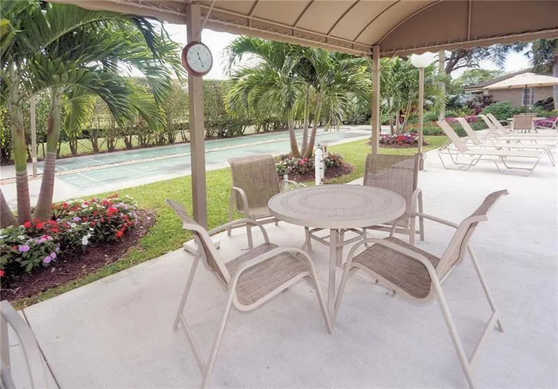 3507 Oaks Way #307 Pompano Beach, FL 33069