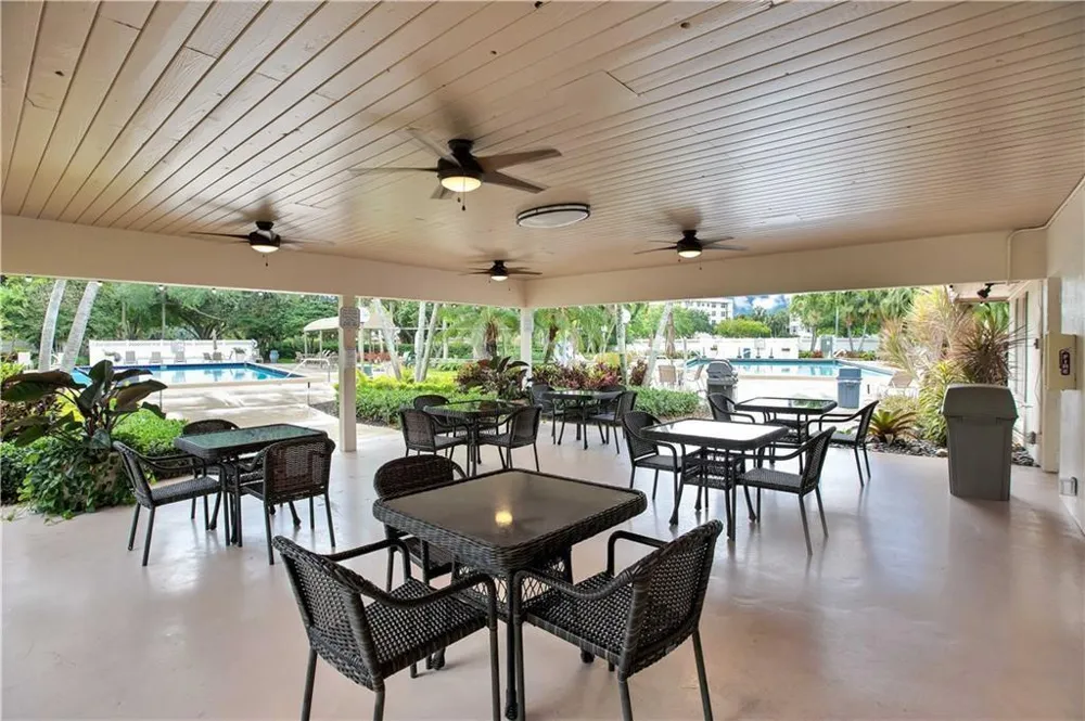 3507 Oaks Way #307 Pompano Beach, FL 33069