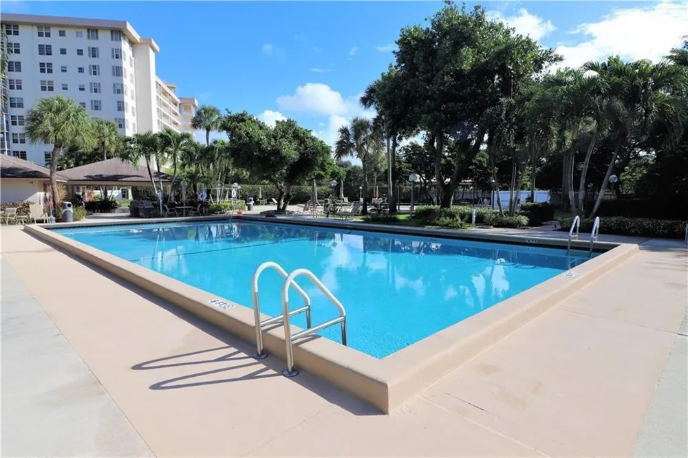 3507 Oaks Way #307 Pompano Beach, FL 33069
