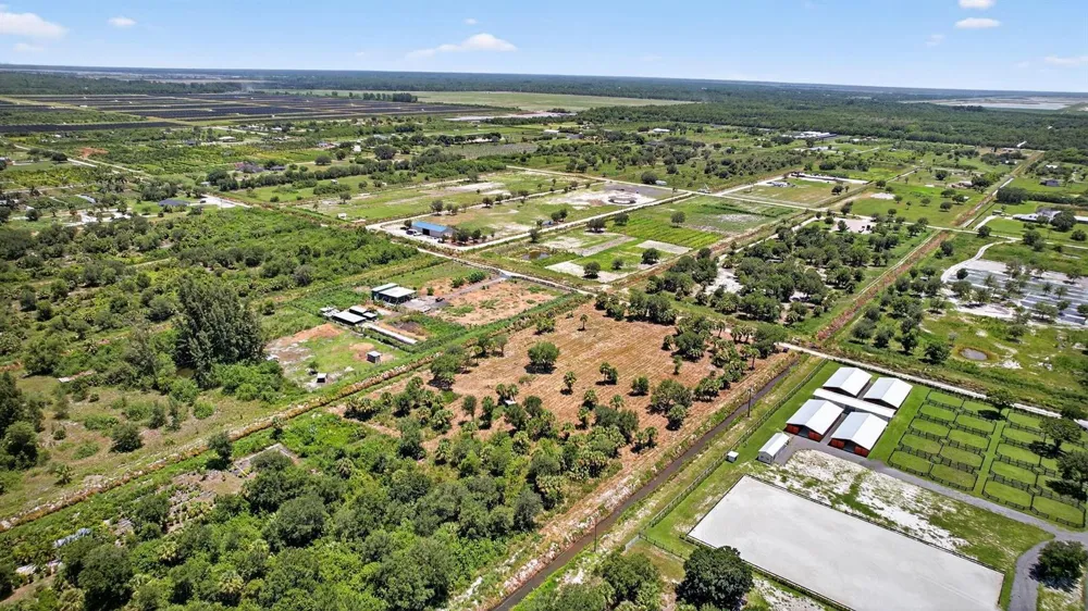 Xx Bedu Court Loxahatchee, FL 33470