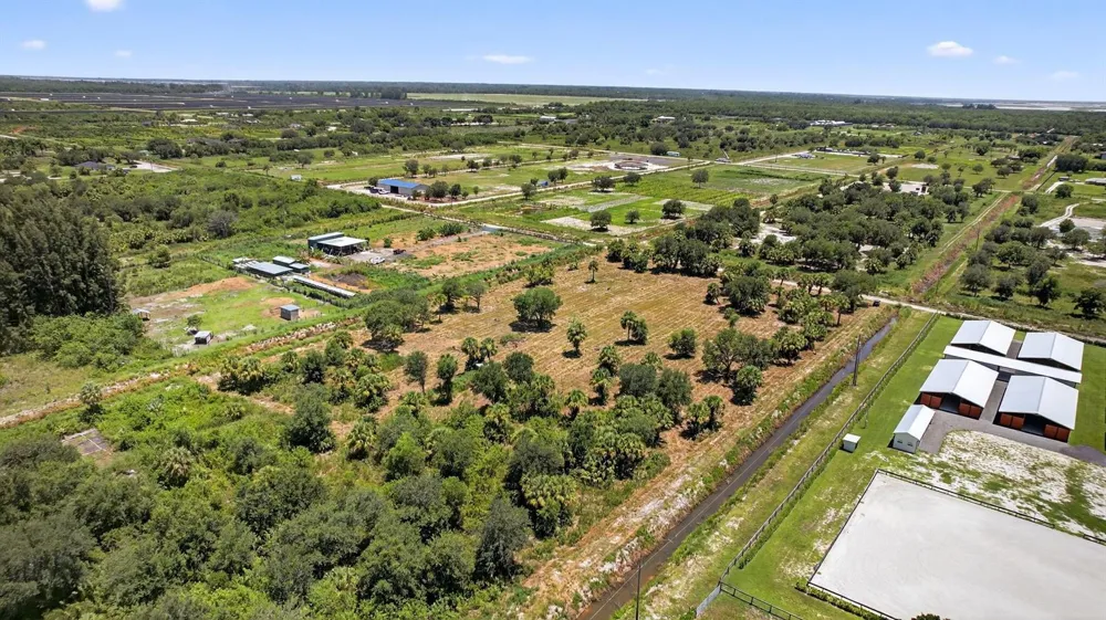 Xx Bedu Court Loxahatchee, FL 33470