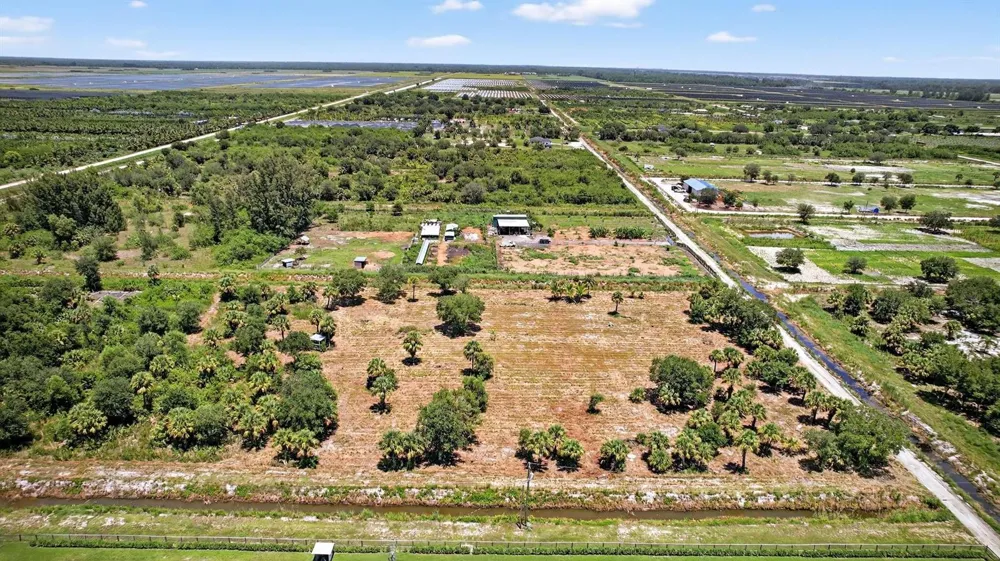 Xx Bedu Court Loxahatchee, FL 33470