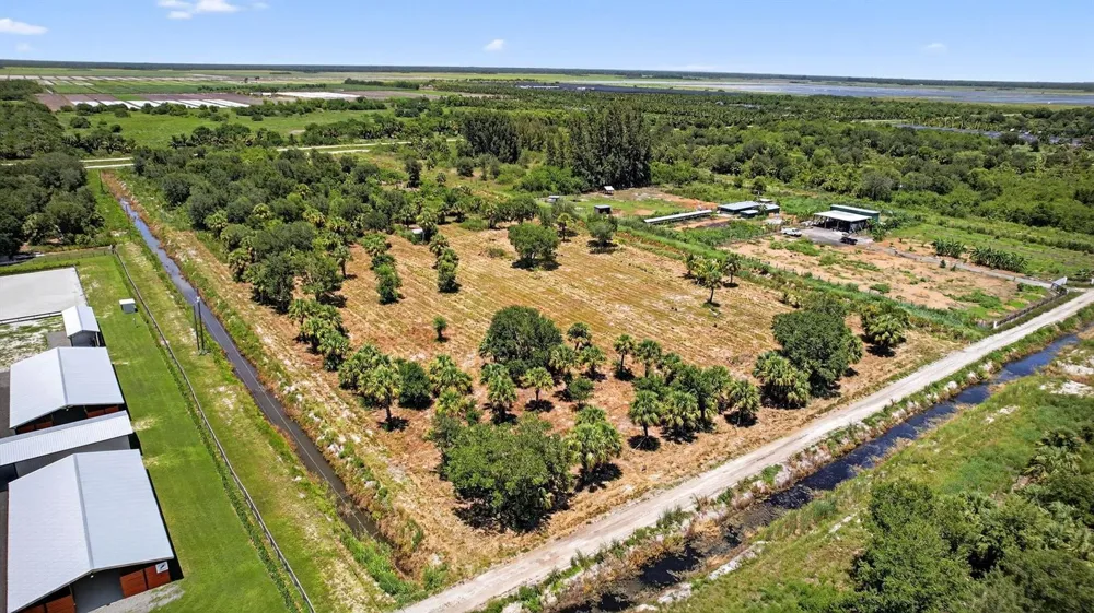 Xx Bedu Court Loxahatchee, FL 33470