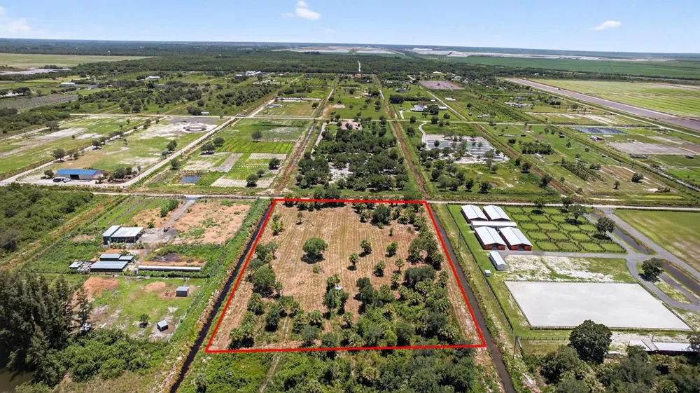 Xx Bedu Court Loxahatchee, FL 33470