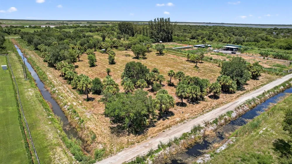Xx Bedu Court Loxahatchee, FL 33470