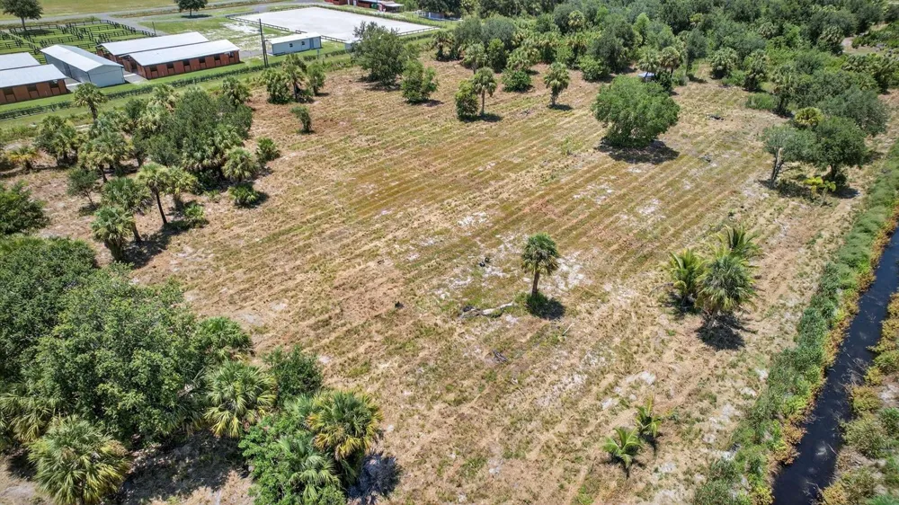 Xx Bedu Court Loxahatchee, FL 33470