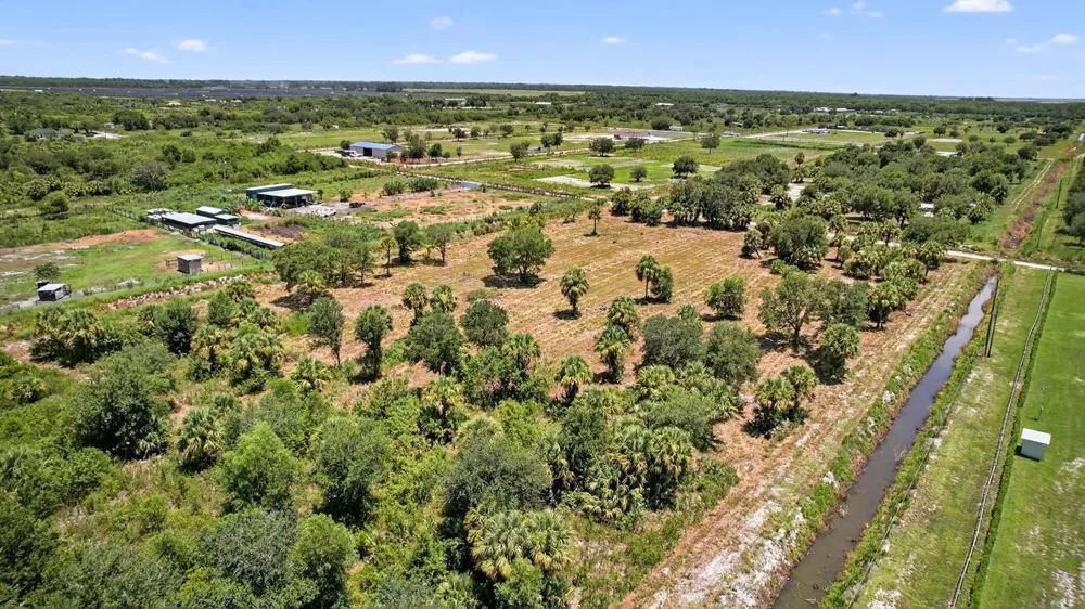 Xx Bedu Court Loxahatchee, FL 33470