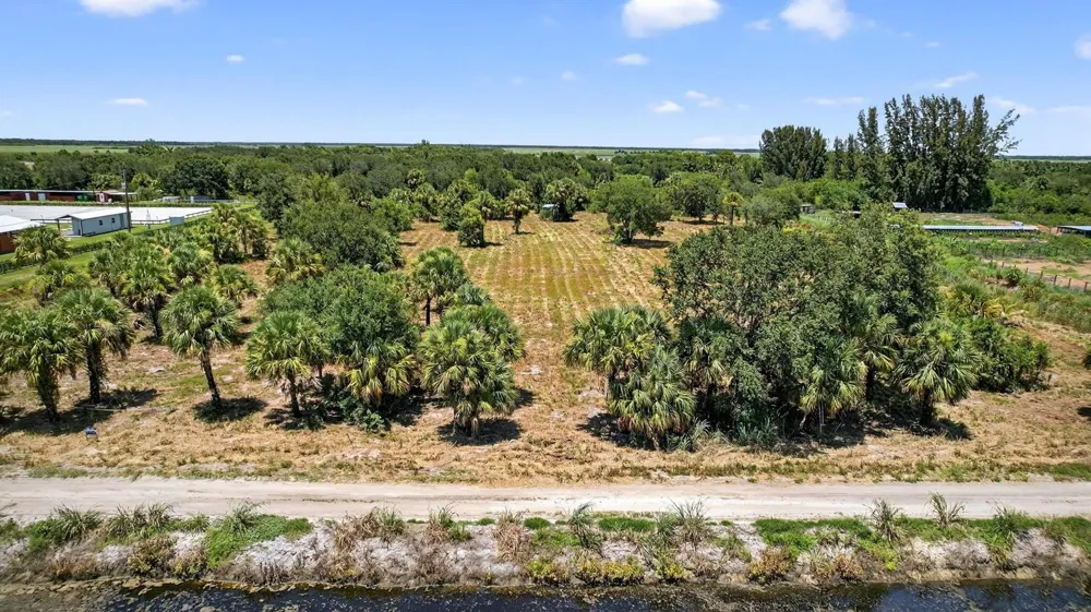 Xx Bedu Court Loxahatchee, FL 33470