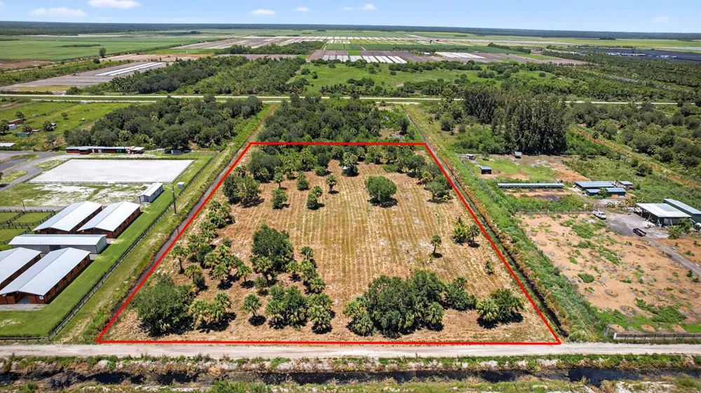 Xx Bedu Court Loxahatchee, FL 33470