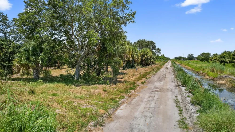 Xx Bedu Court Loxahatchee, FL 33470