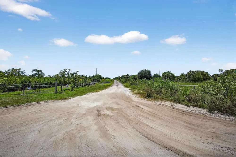 Xx Bedu Court Loxahatchee, FL 33470