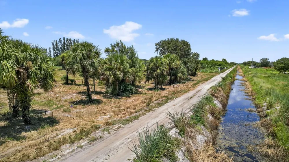 Xx Bedu Court Loxahatchee, FL 33470