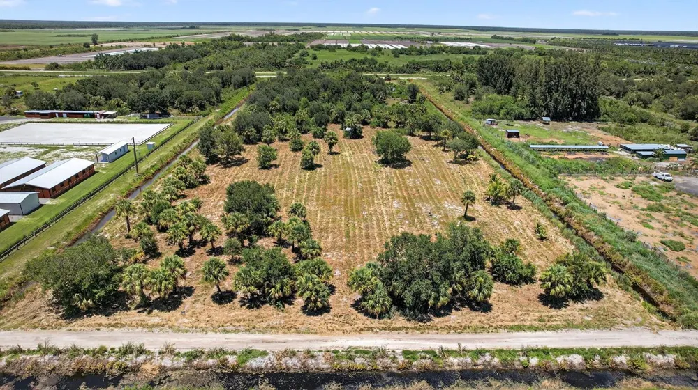 Xx Bedu Court Loxahatchee, FL 33470