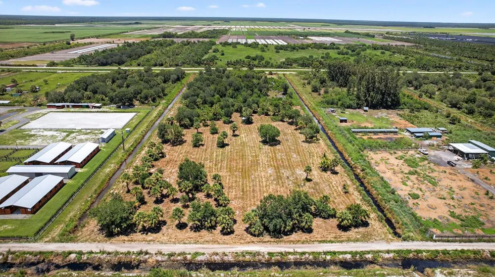 Xx Bedu Court Loxahatchee, FL 33470