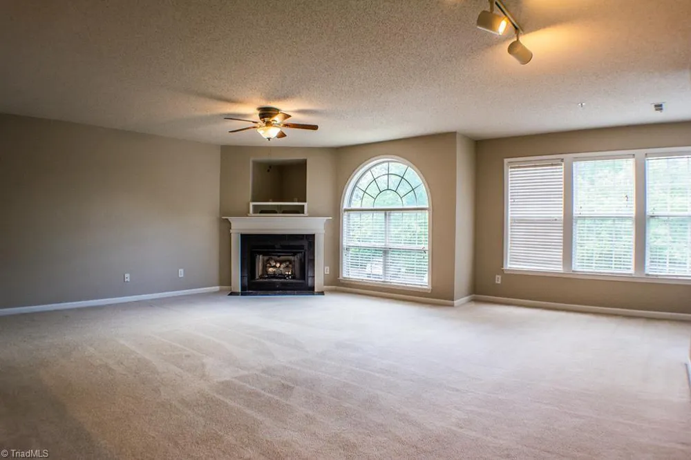 624 Ivy Glen Drive Winston-Salem, NC 27127