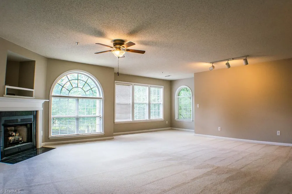 624 Ivy Glen Drive Winston-Salem, NC 27127