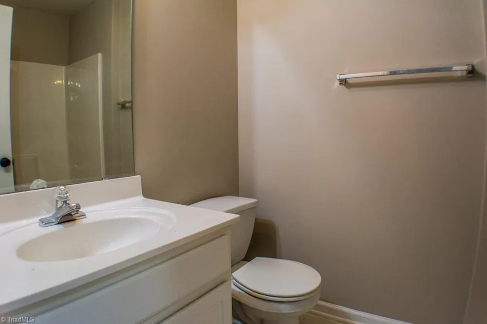 624 Ivy Glen Drive Winston-Salem, NC 27127