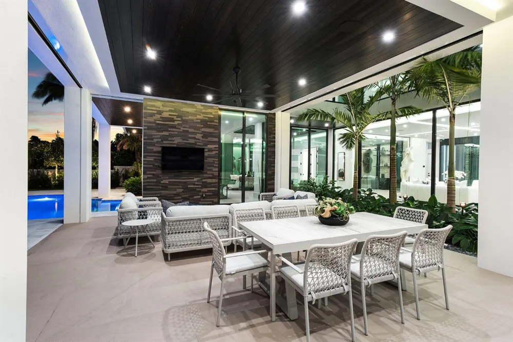 169 W Coconut Palm Road Boca Raton, FL 33432