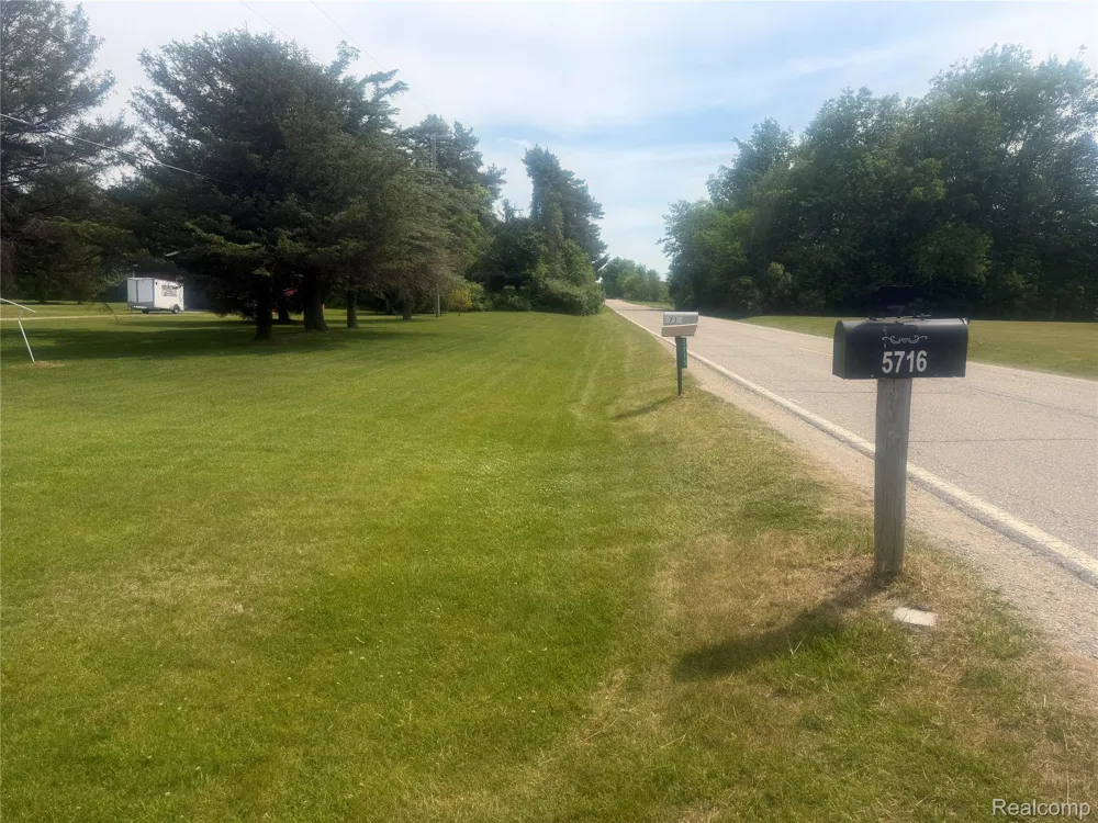 5716 Falkenbury Road Deerfield Township, MI 48461