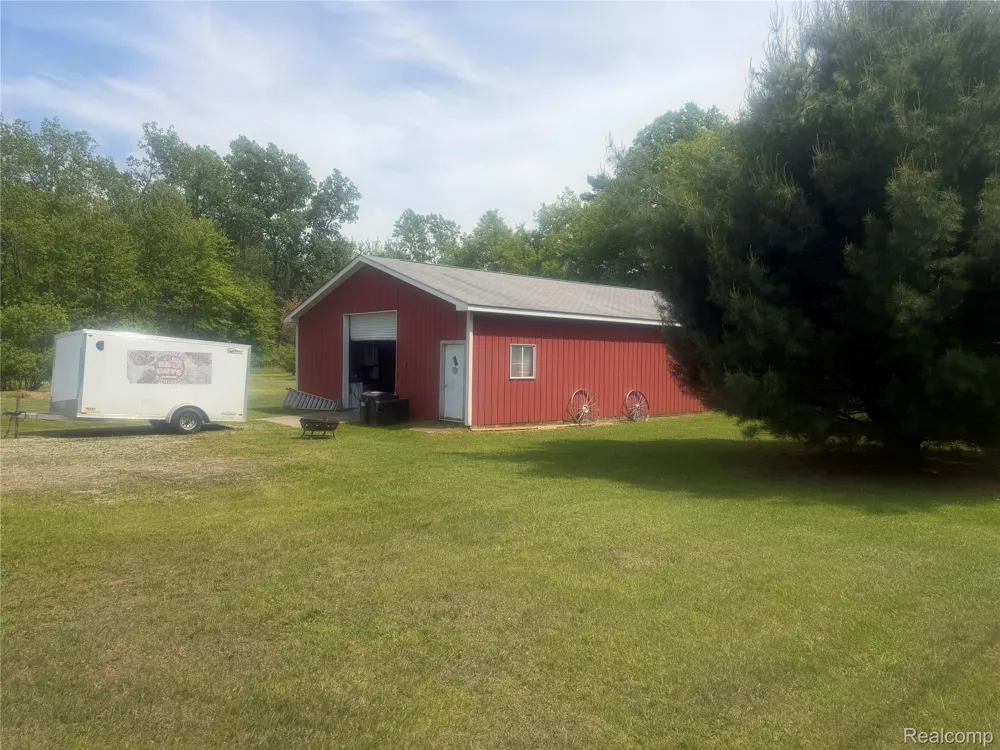 5716 Falkenbury Road Deerfield Township, MI 48461