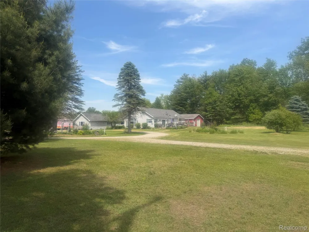 5716 Falkenbury Road Deerfield Township, MI 48461