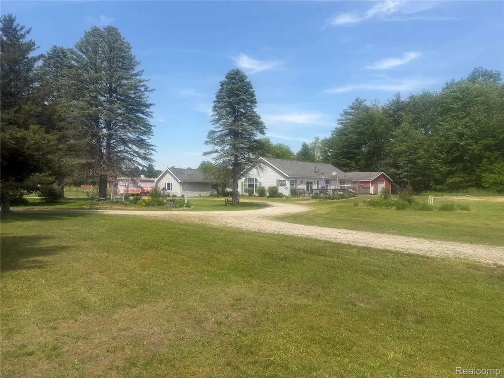 5716 Falkenbury Road Deerfield Township, MI 48461