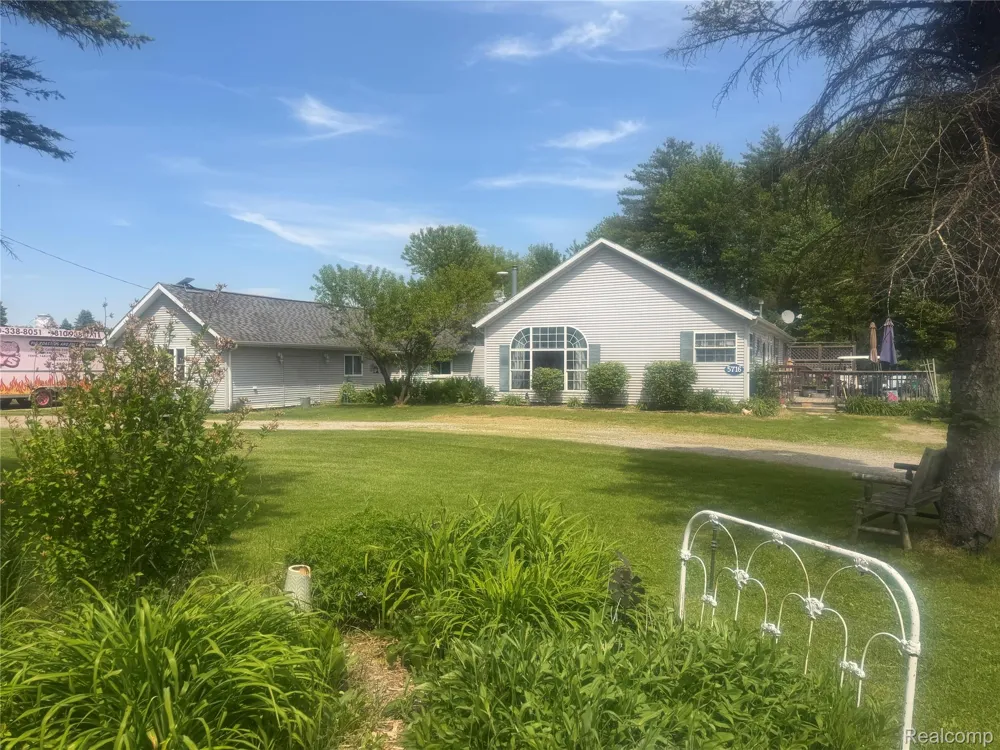 5716 Falkenbury Road Deerfield Township, MI 48461