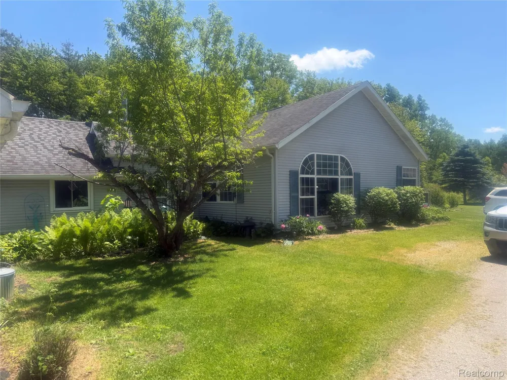 5716 Falkenbury Road Deerfield Township, MI 48461