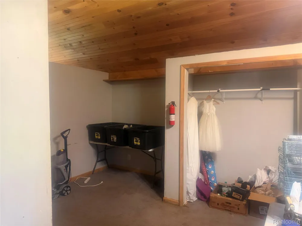 5716 Falkenbury Road Deerfield Township, MI 48461