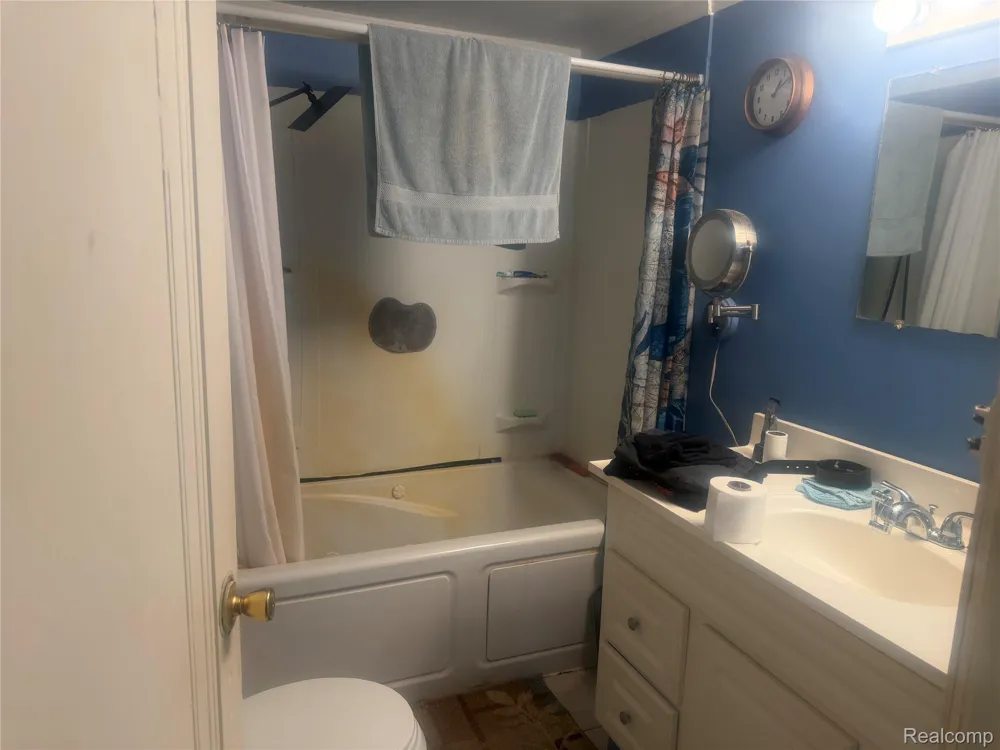 5716 Falkenbury Road Deerfield Township, MI 48461
