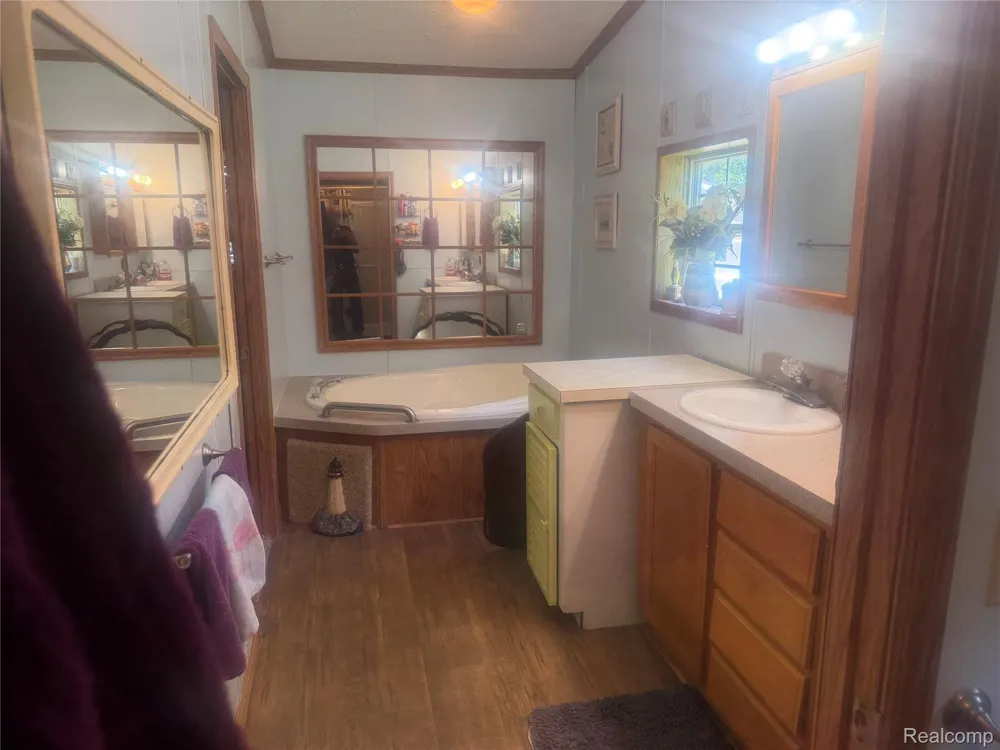 5716 Falkenbury Road Deerfield Township, MI 48461