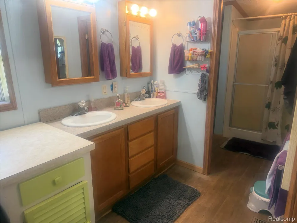 5716 Falkenbury Road Deerfield Township, MI 48461