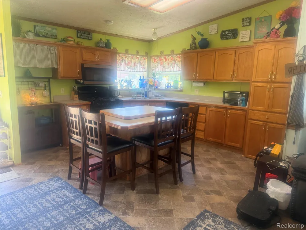 5716 Falkenbury Road Deerfield Township, MI 48461