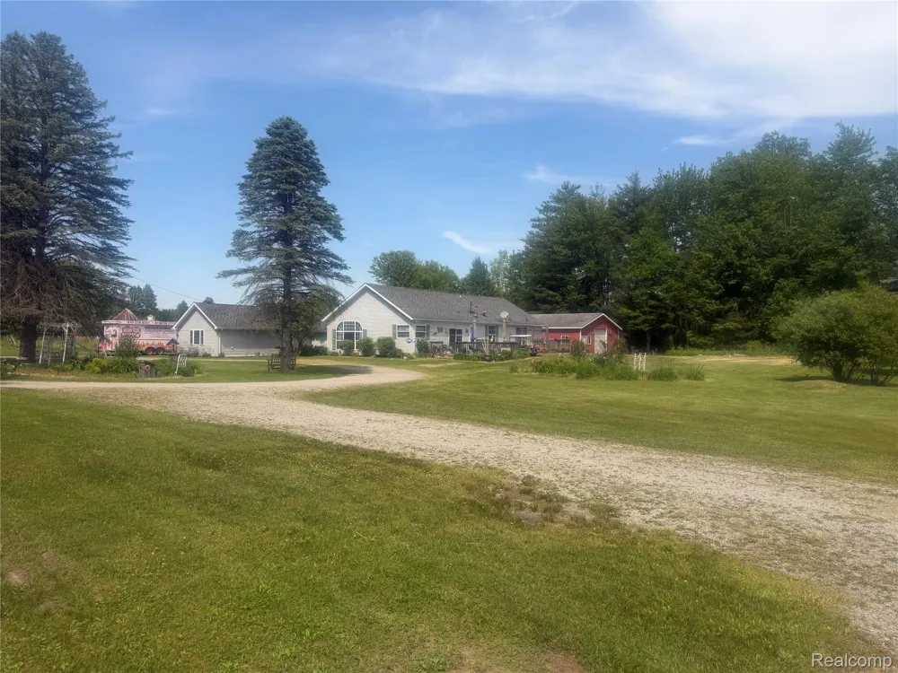 5716 Falkenbury Road Deerfield Township, MI 48461