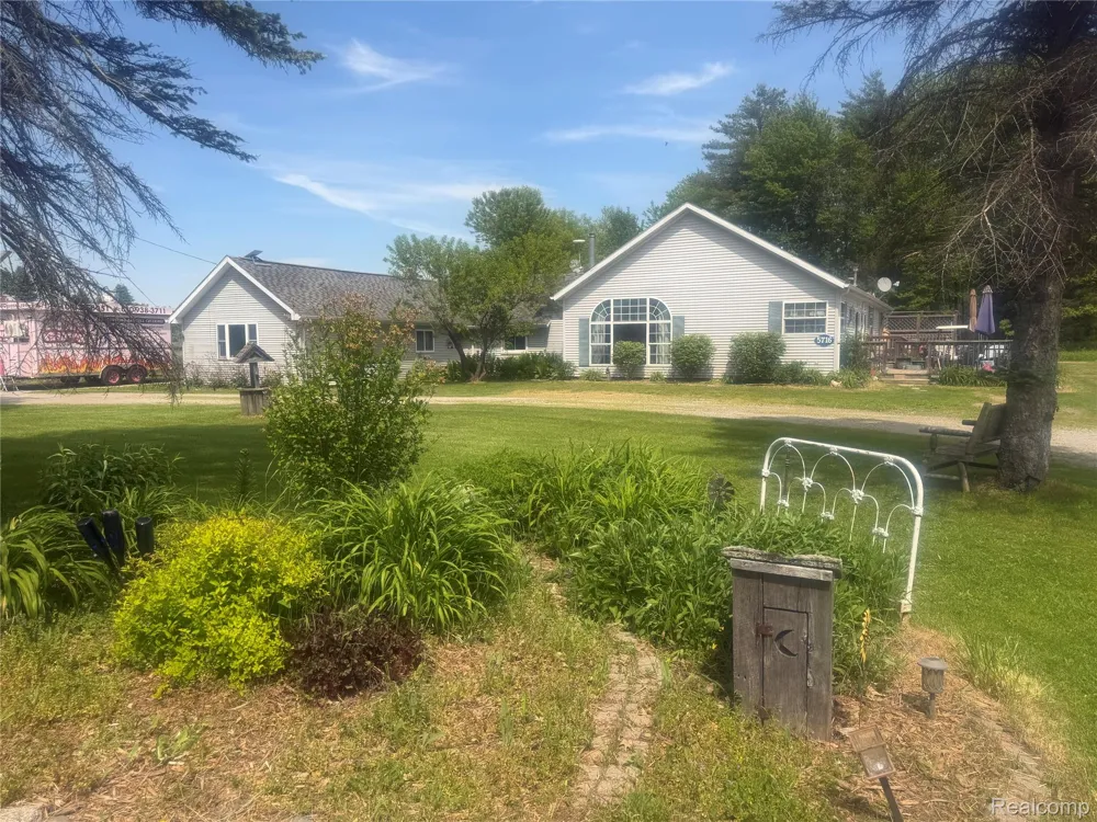 5716 Falkenbury Road Deerfield Township, MI 48461