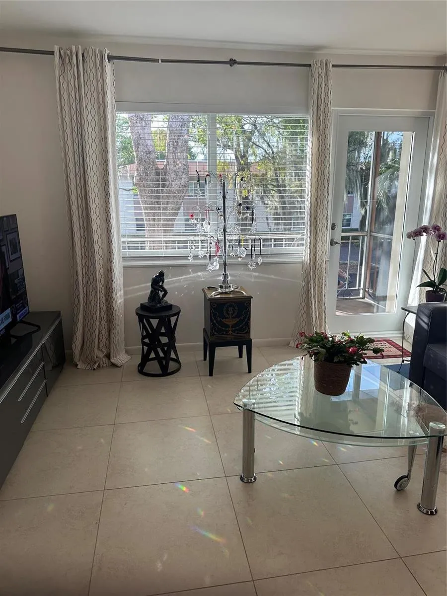 119 NE 19th Court #215 G Wilton Manors, FL 33305